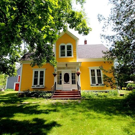 1854, The Maplegrove Inn Riverside 외부 사진