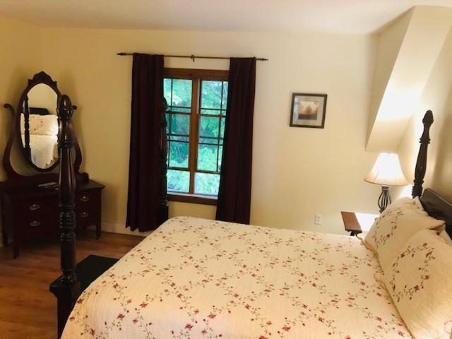 1854, The Maplegrove Inn Riverside 외부 사진